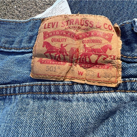 Levi’s 501 Original Fit Men’s Jeans 33 / 30 - Picture 3 of 5